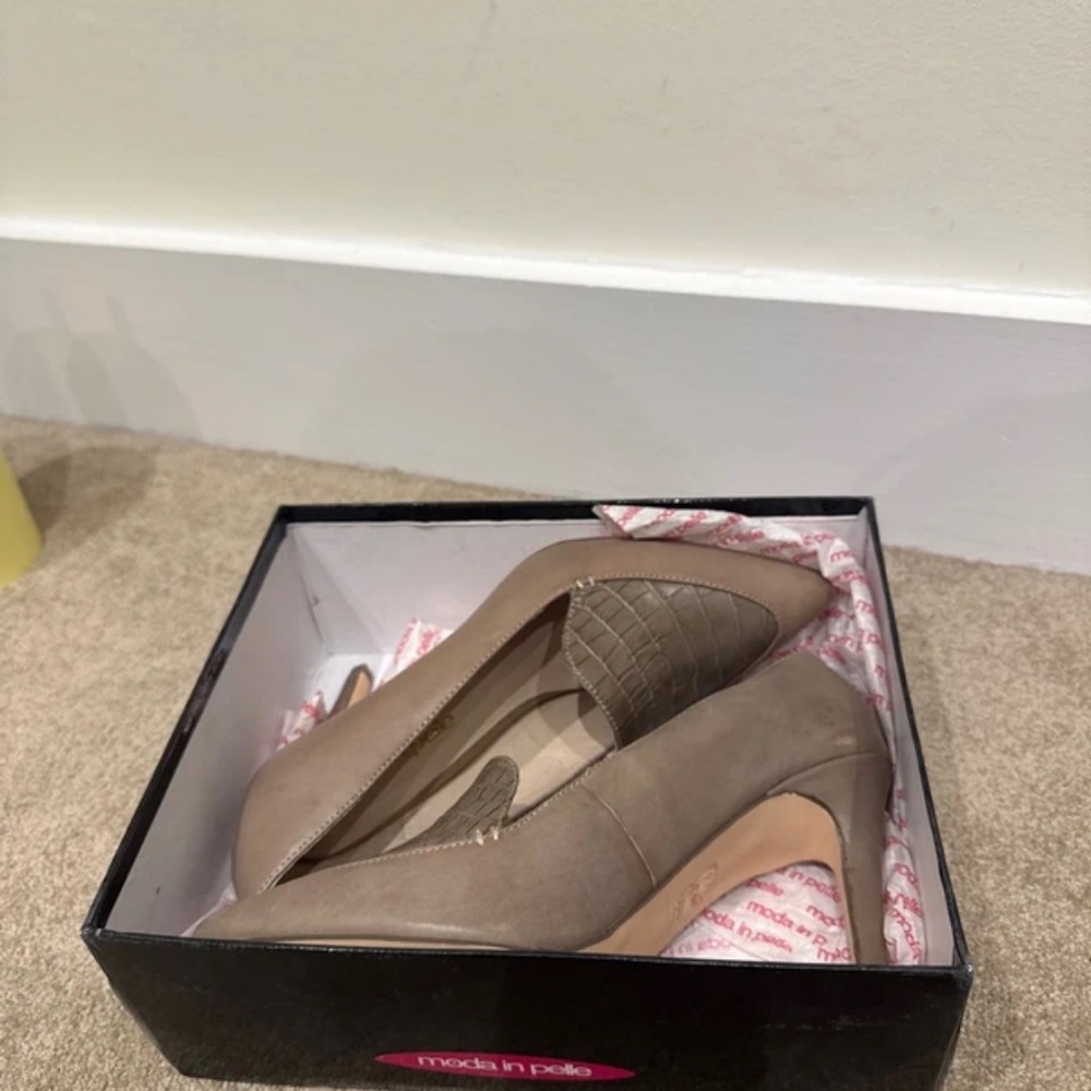 Elegant Taupe Heels